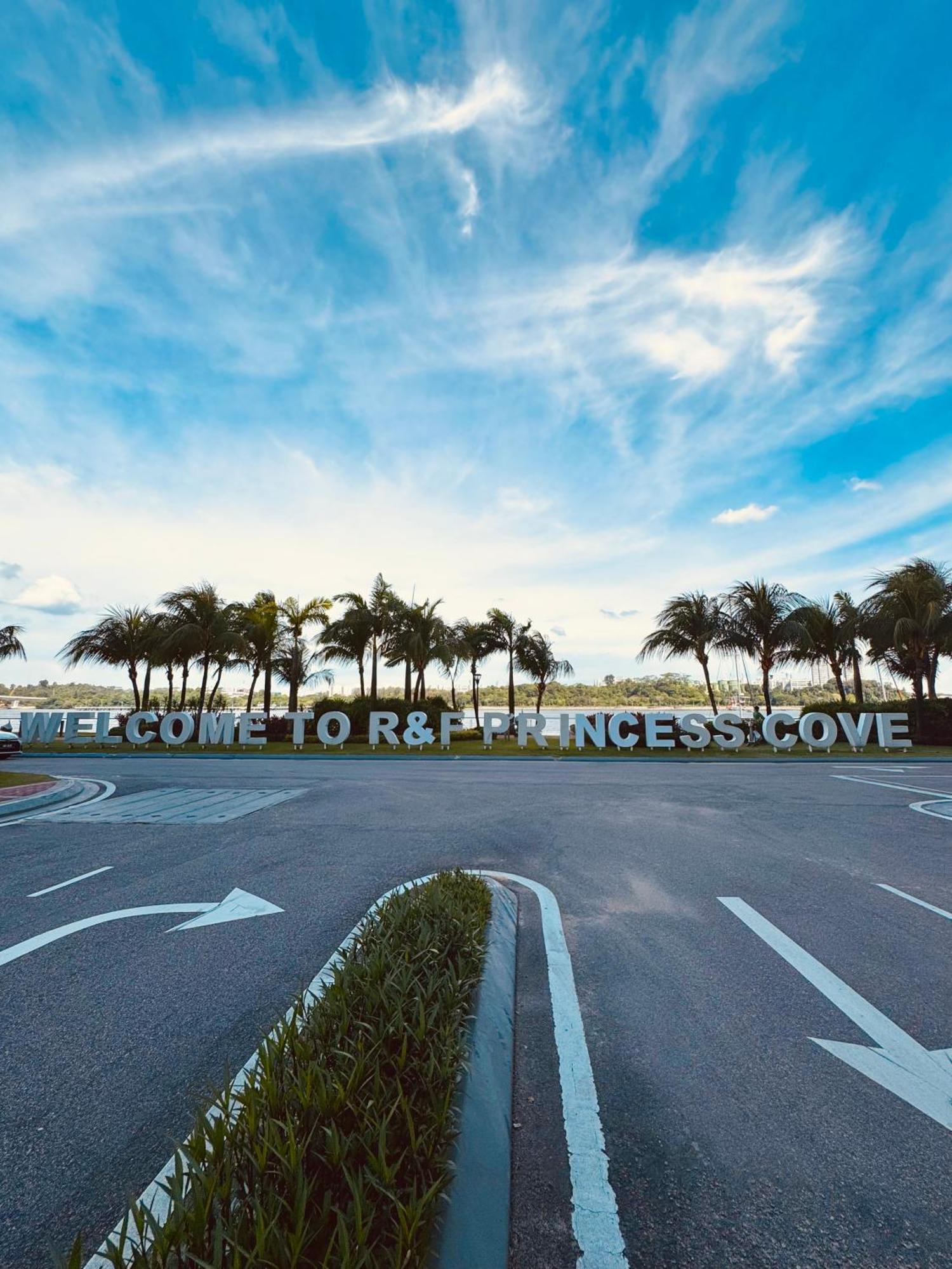 R&F Princess Cove By Homefort Suites Джохор-Бару Экстерьер фото